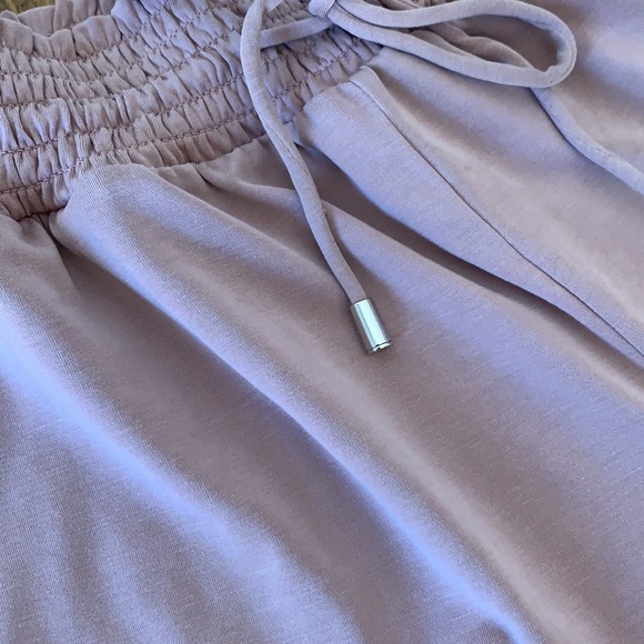 H&M high waisted shorts. - Picture 3 of 3